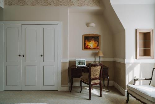 221572513 Art Hotel