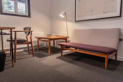 HOUSE OF FINN JUHL HAKUBA