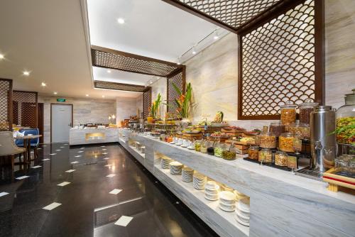 אוכל ומשקאות, The Oriental Jade Hotel in האנוי