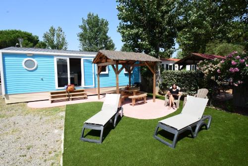 Superior Mobile Home with Three Bedrooms