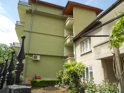 Nelly Guest House