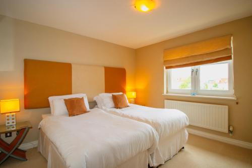 Turnberry Apartments - image 5