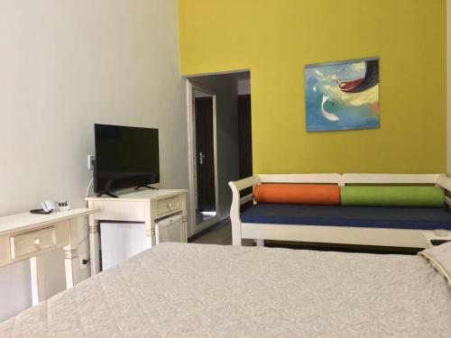 Deluxe Double or Twin Room image 4