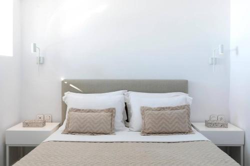 Aether Suite By Caldera Houses In Imerovigli Greece Reviews Prices Planet Of Hotels