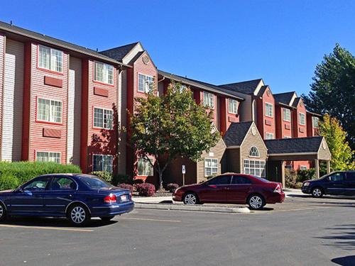 Motel 6-Meridian, ID - Boise W Set in a prime location of Meridian (ID), Motel 6 Meridian puts everything the city has to offer just outside your doorstep. The hotel has everything you need for a comfortable stay. 24-hour front des