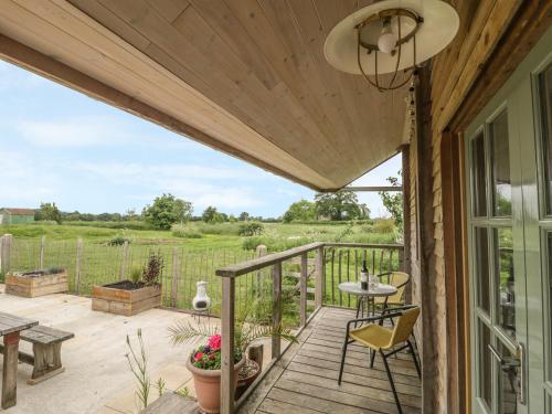 Blandford Forum Little Willow 3-Star Single Room pool