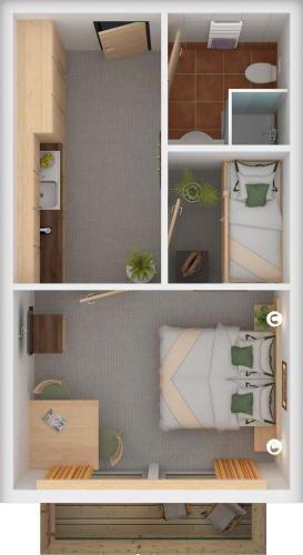 2 queen beds, 2 bunk beds