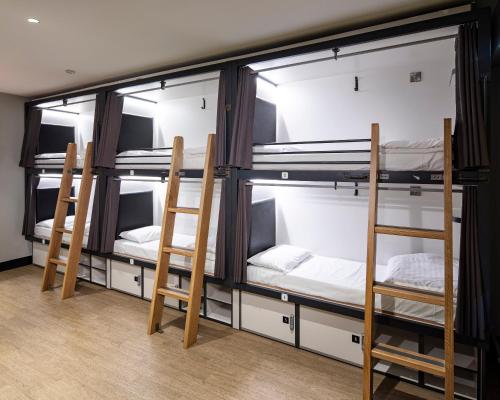 Jacobs Inn Hostel - image 2