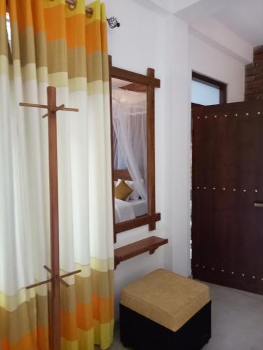 Deluxe Double Room with Balcony image 8