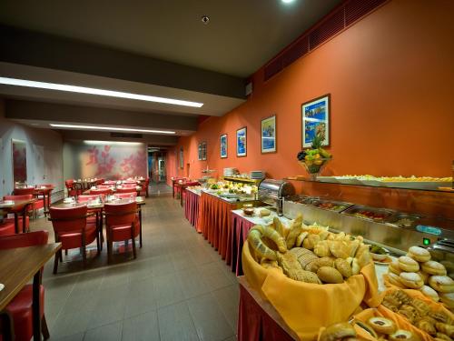 EA Hotel Julis - image 12