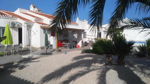 VILLA DOS-LAGOS in El Chaparral