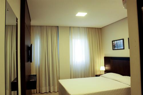 221658481 Blue Hill Hotel