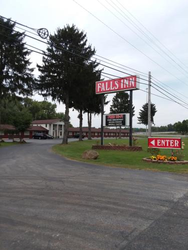 FALLS INN in Newton Falls