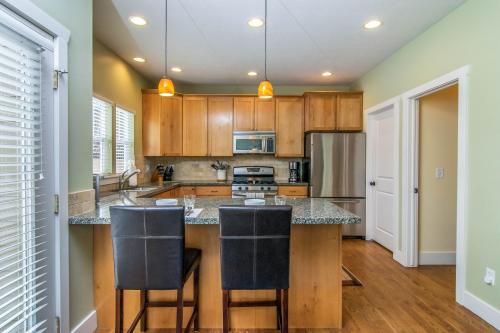 Urban Central in Salt Lake with Indoor Hot Tub - image 12