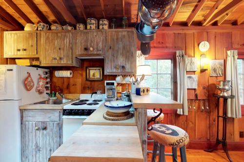 Machias Cabin - image 8