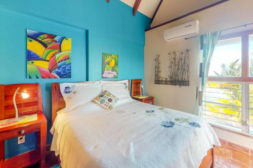 Casa Corazon @ Eddie beach