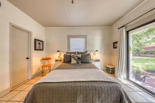 Cosmos Corner House in Fredericksburg, USA