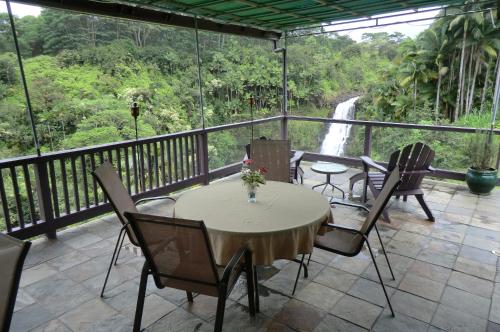 The Inn at Kulaniapia Falls