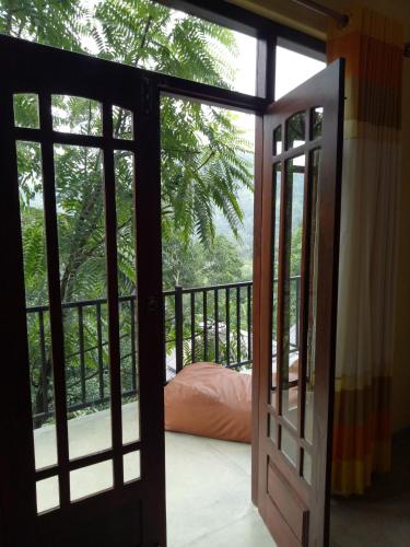 Superior Family Room image 8