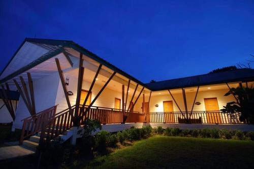 Shared room, mixed dormitory