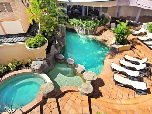 

2 Bedroom Resort Style Unit in Mooloolaba - 100m to Beach!