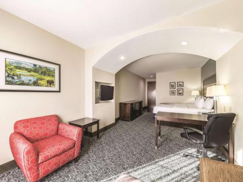 La Quinta Inn & Suites by Wyndham Tulsa - Catoosa