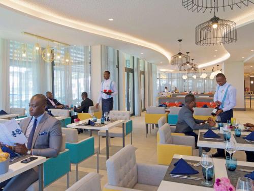 레스토랑, Novotel Cotonou Orisha in 코토노우