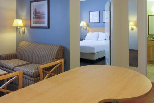 Quality Inn & Suites Denver South Park Meadows Area