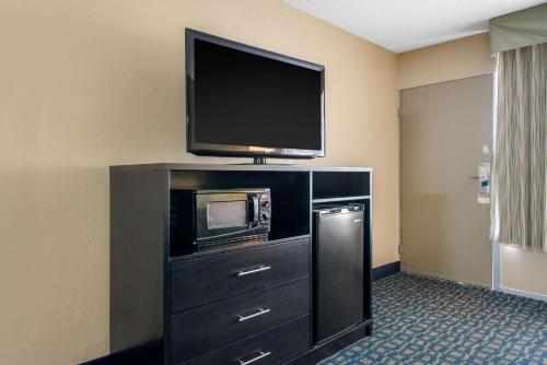 Quality Inn & Suites Brooksville I-75/Dade City