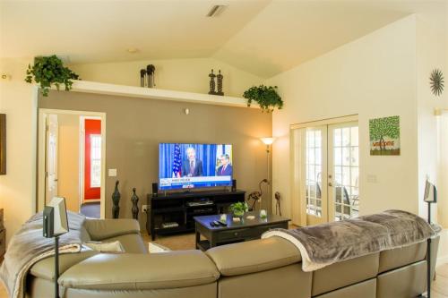 Villa Havelaar - Executive - 3 bedroom in Inverness, USA
