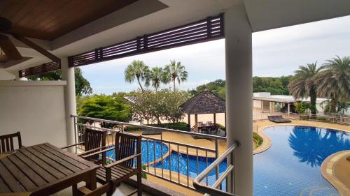 Spacious apartment with Ocean view in Panwa 5