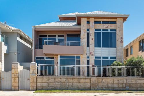 

Beautiful Home 1 Minute from Marina