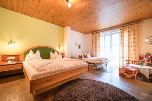 Family Room (2 Adults)