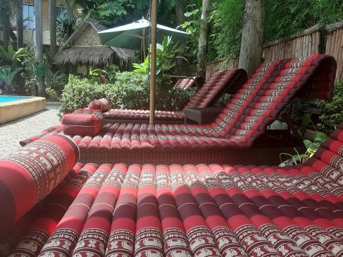 Garden, Guesthouse Liam's Suan Dok Mai in San Phe Suea