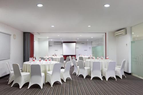 Amaris Hotel Pemuda Semarang photo 4