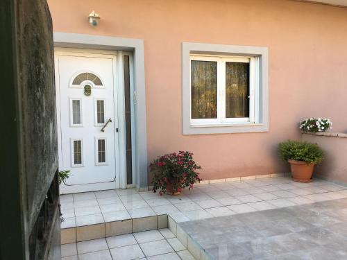  Villa Panclose to the Airport,6khm-port Rafinas3khm in Áyios Spirídhon