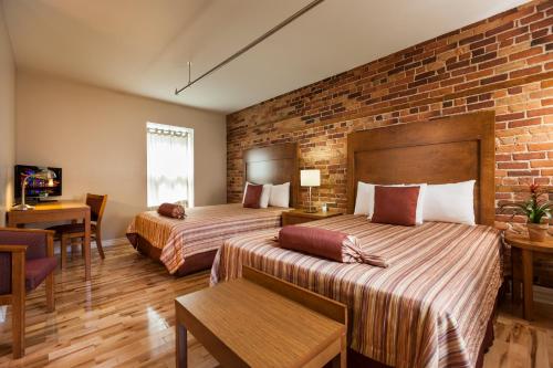 Superior Queen Room with Two Queen Beds room in Hotel Quartier des Spectacles
