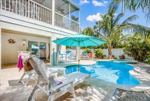 Blue Coconut Bungalow Home - image 6