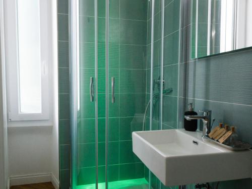 The Right Place - Guest House - image 12