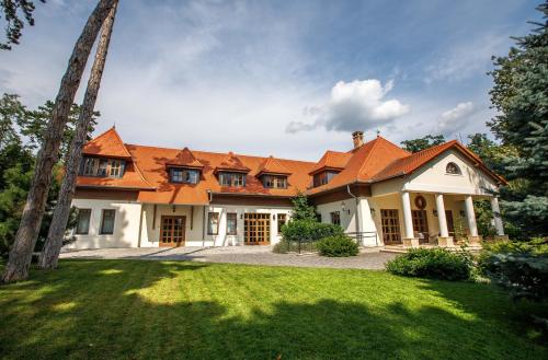 Accommodation in Dánszentmiklós