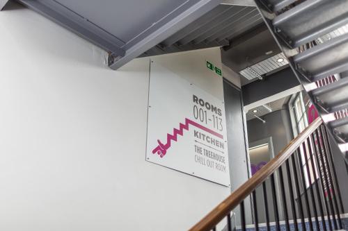 Létesítmények, Kick Ass Greyfriars (18+) in Edinburgh