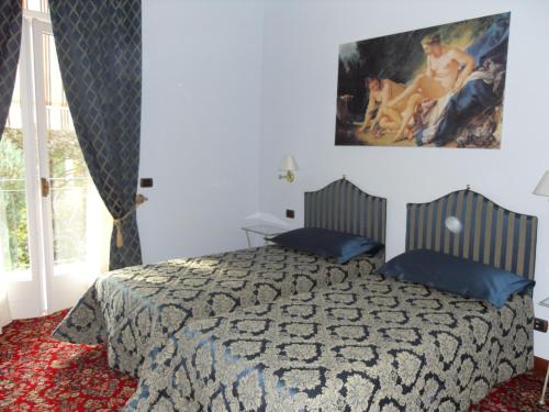 2 twin beds