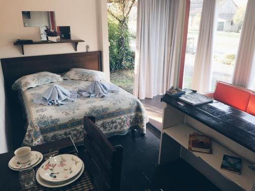 2 bedrooms, 4 beds