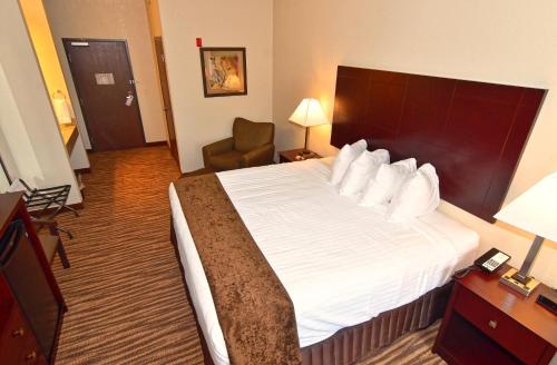 Cobblestone Inn & Suites - Clarion