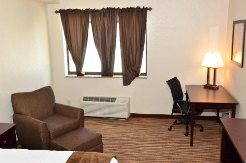 Cobblestone Inn & Suites - Clarion