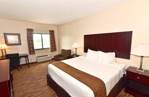 Cobblestone Inn & Suites - Clarion