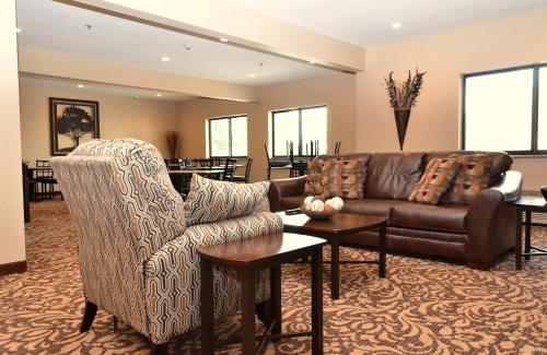 Cobblestone Inn & Suites - Clarion