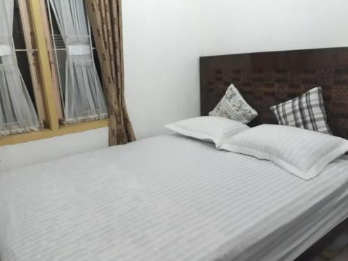 5 bedrooms, 12 beds