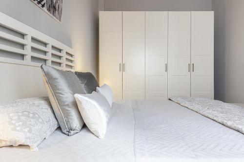 Minimalismo de Vanguardia con altas calidades 1 BR, Sevilla (Foto 9)