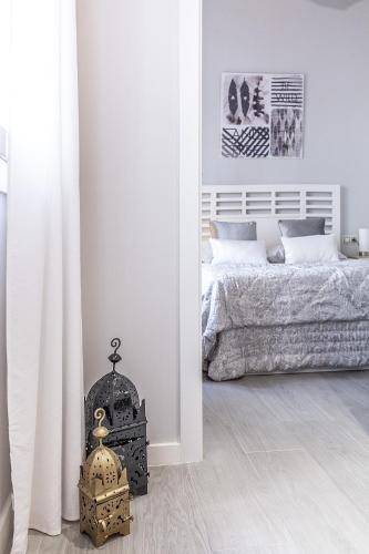One-Bedroom Apartment image 8